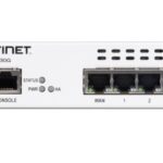 FortiGate-30G :  Equipo 4 puertos GE RJ45 (incluidos 3 puertos internos y 1 puerto WAN)