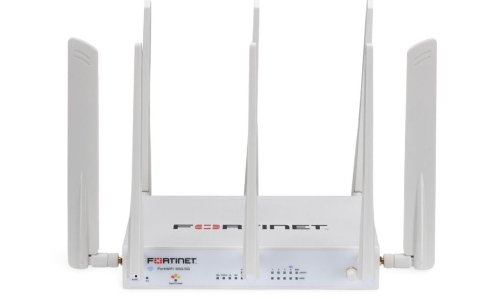 FortiWifi-50G: Equipo más Forticare Premium y FortiGuard Unified Threat Protection (UTP) | 1 Año
